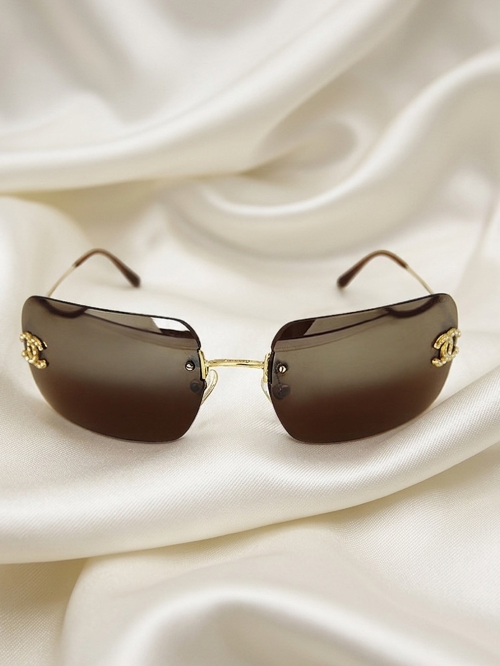 CHANEL Brown Rimless Sunglasses with Gold CC Accents - Picture 2 of 14